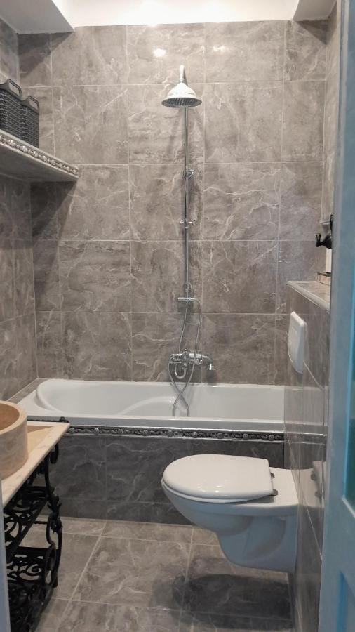 Appartement Authentique Au Bord Du Fleuve Herault Агде Екстериор снимка